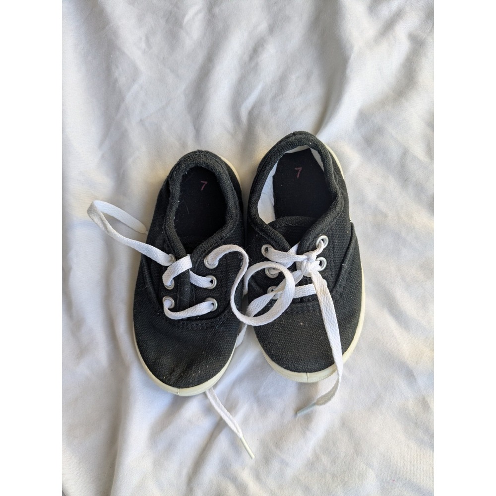 Toddler Girl Black And‎ White Shoes Size 7
